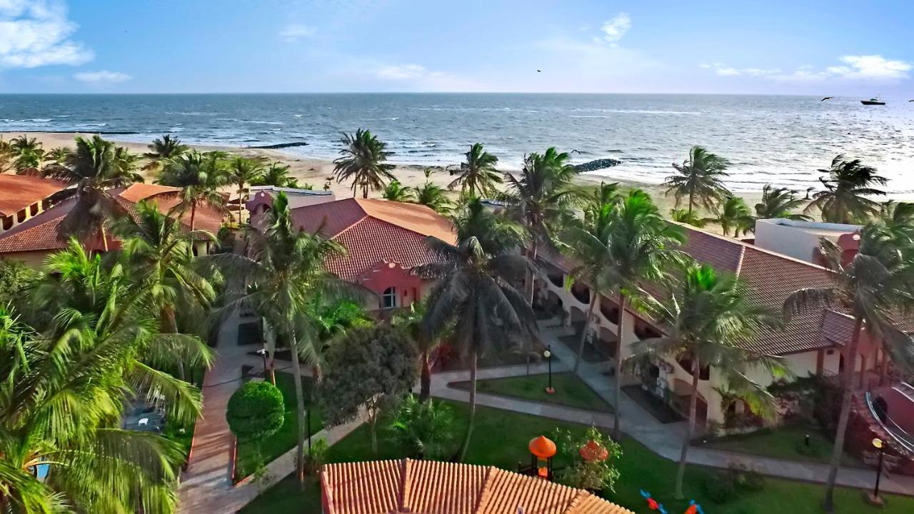 Ocean Bay Hotel & Resort Bakau Ngoại thất bức ảnh