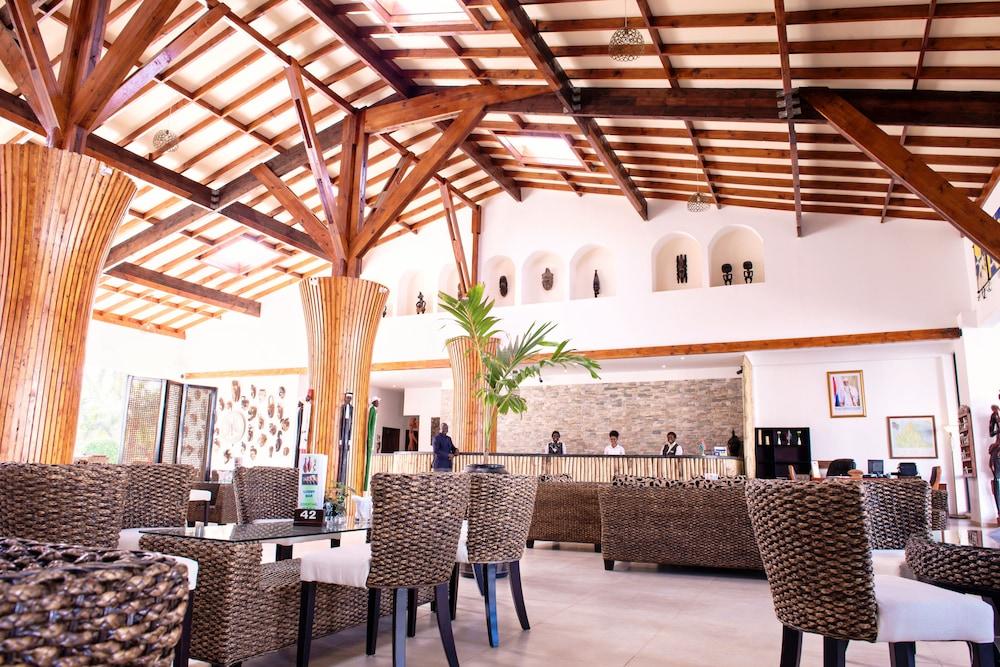 Ocean Bay Hotel & Resort Bakau Ngoại thất bức ảnh