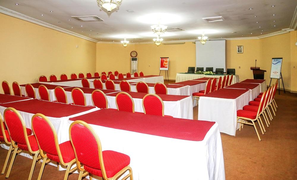 Ocean Bay Hotel & Resort Bakau Ngoại thất bức ảnh