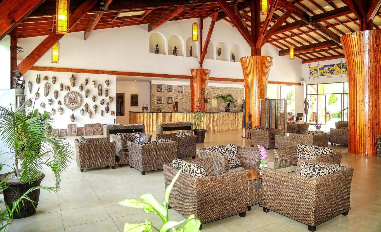 Ocean Bay Hotel & Resort Bakau Ngoại thất bức ảnh