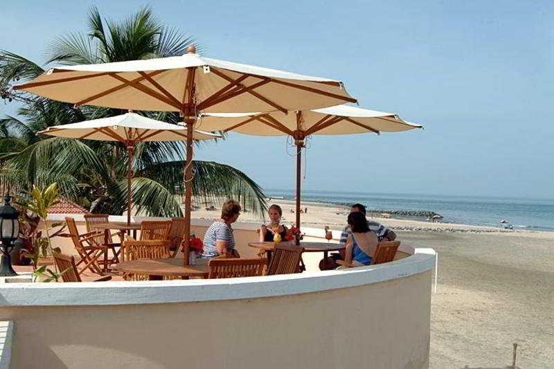 Ocean Bay Hotel & Resort Bakau Ngoại thất bức ảnh
