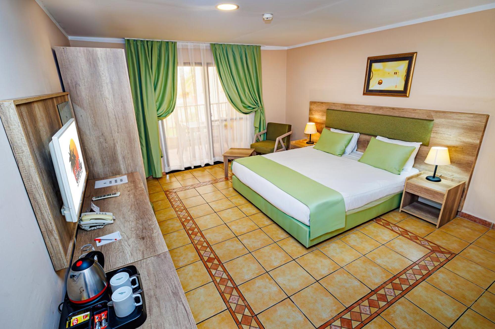 Ocean Bay Hotel & Resort Bakau Ngoại thất bức ảnh