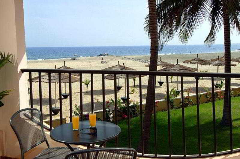 Ocean Bay Hotel & Resort Bakau Ngoại thất bức ảnh