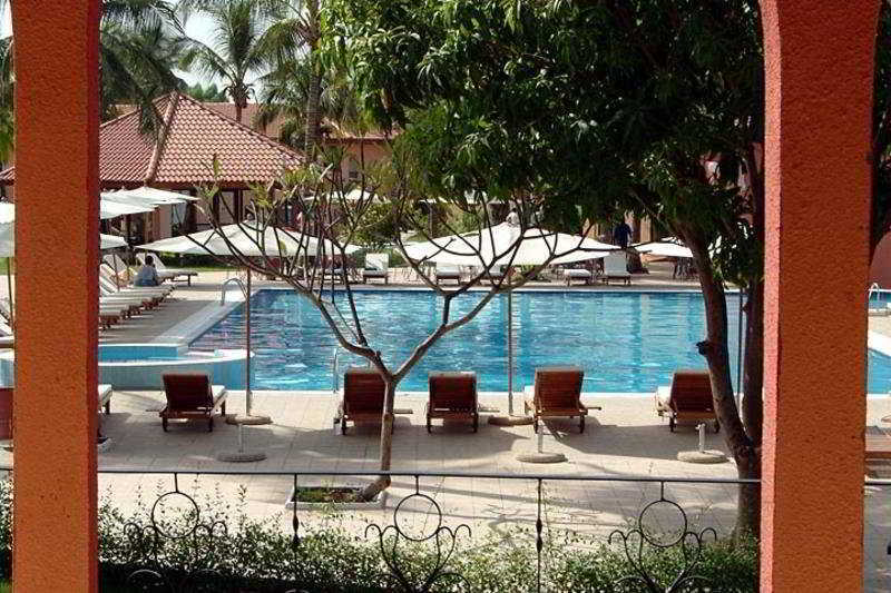 Ocean Bay Hotel & Resort Bakau Ngoại thất bức ảnh
