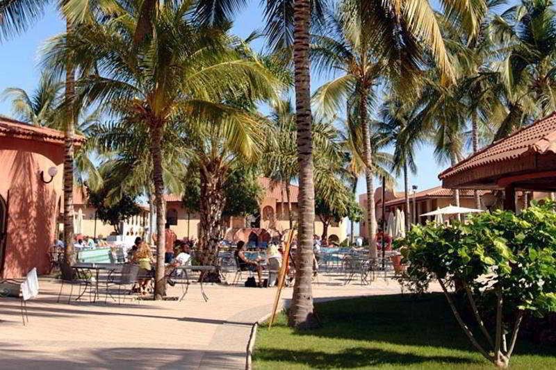Ocean Bay Hotel & Resort Bakau Ngoại thất bức ảnh