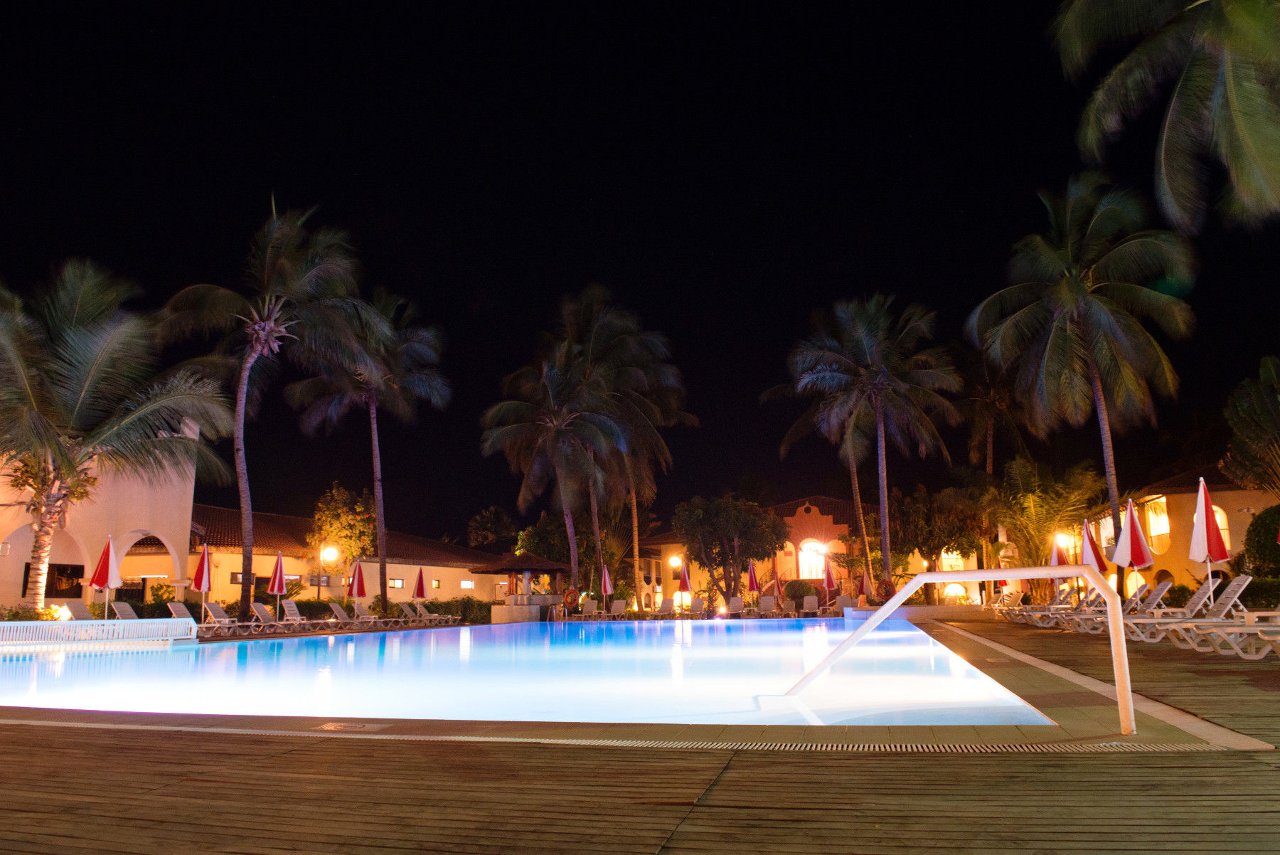 Ocean Bay Hotel & Resort Bakau Ngoại thất bức ảnh