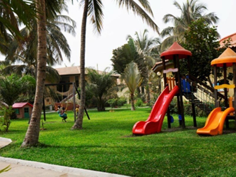 Ocean Bay Hotel & Resort Bakau Ngoại thất bức ảnh